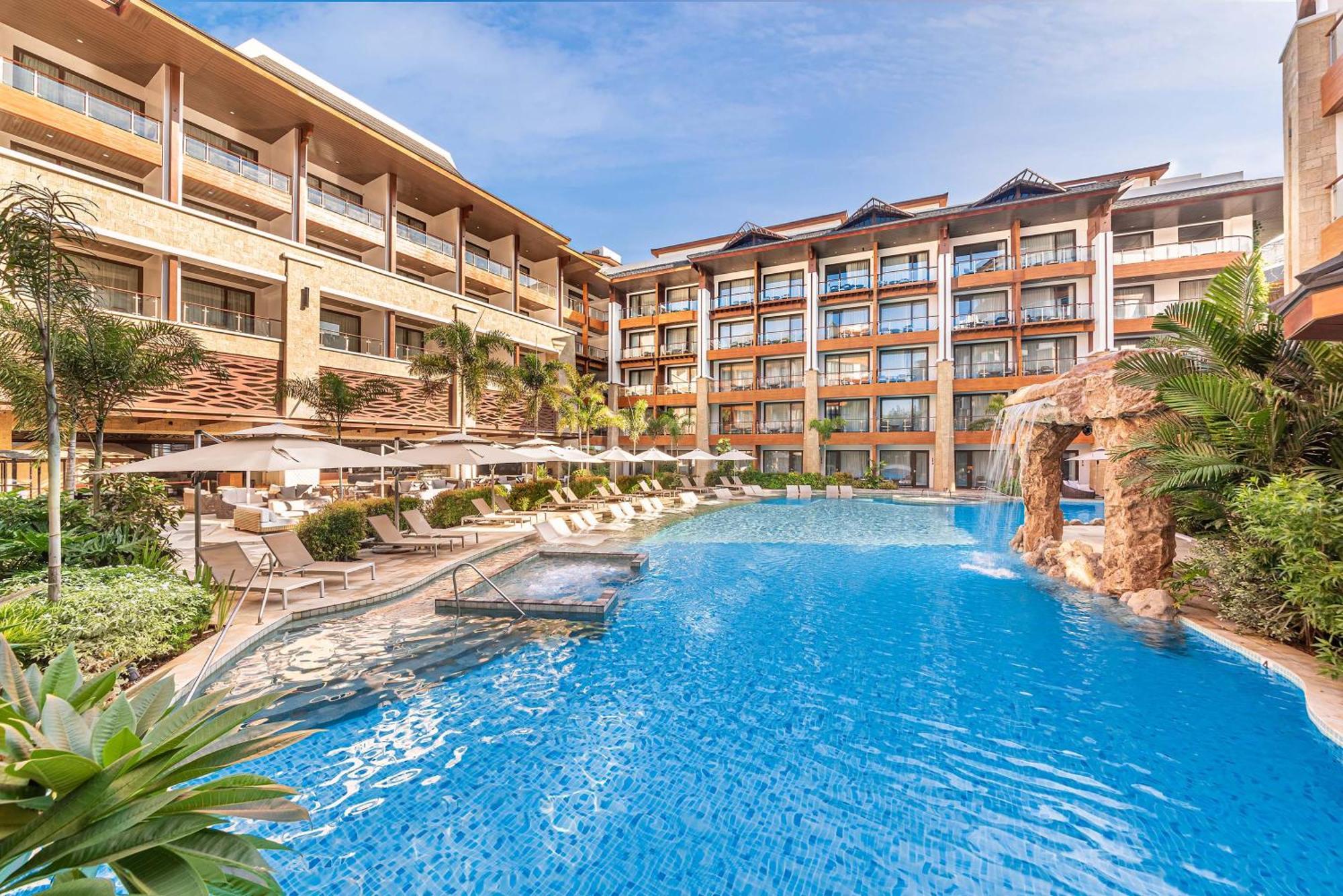 Mandarin Bay Resort And Spa Balabag  Exterior foto